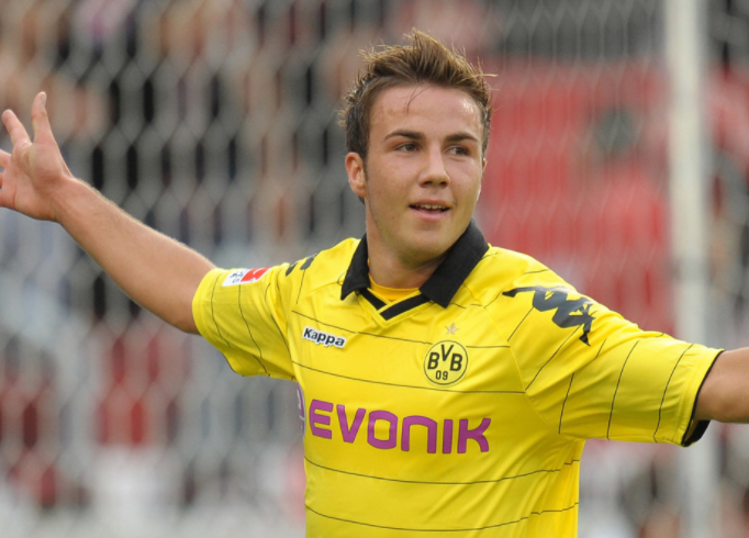 体育直播 穆古鲁扎新星战术调整表现惊艳，拜仁未来可期！