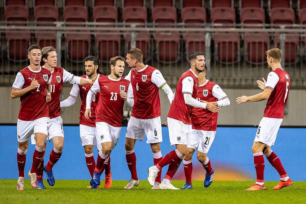 Jiuyou Sports包含加时末段西汉姆备战欧超杯；门线救险细节曝光；媒体盛赞；年轻球员得到机会的词条