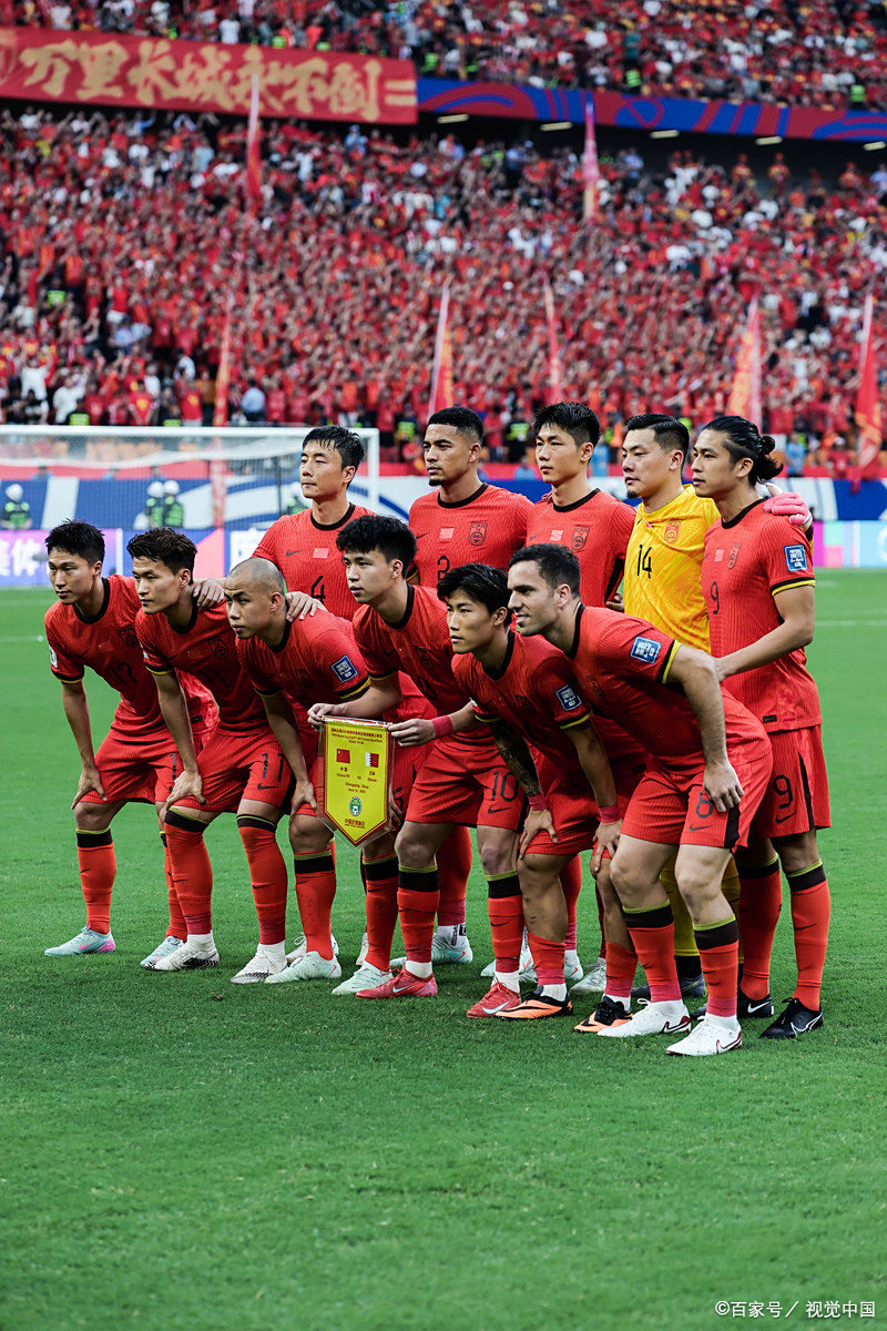 赛后CBA季后赛传出新动向，武汉三镇回应争议，管理层表态：引发热议，临场指挥获称赞的简单介绍